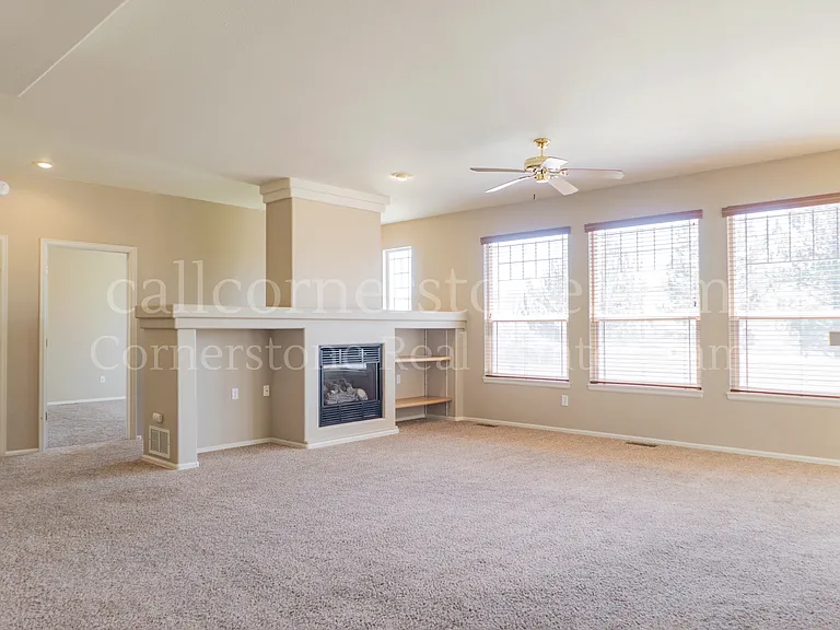 3305 Hollycrest Dr — Photo 12