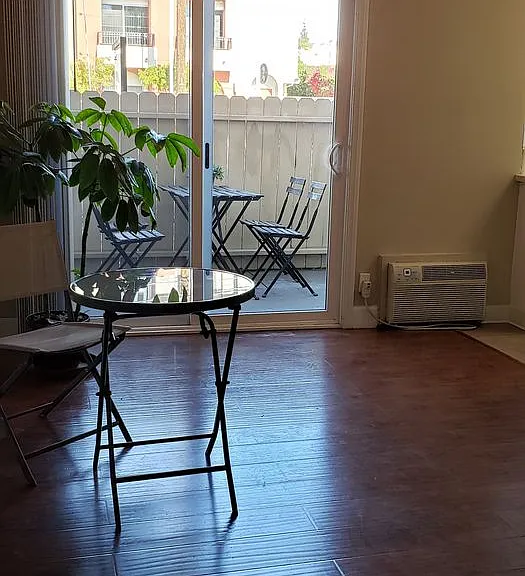 Magnolia Apartments - Your Sherman Oaks Retreat! — Photo 20