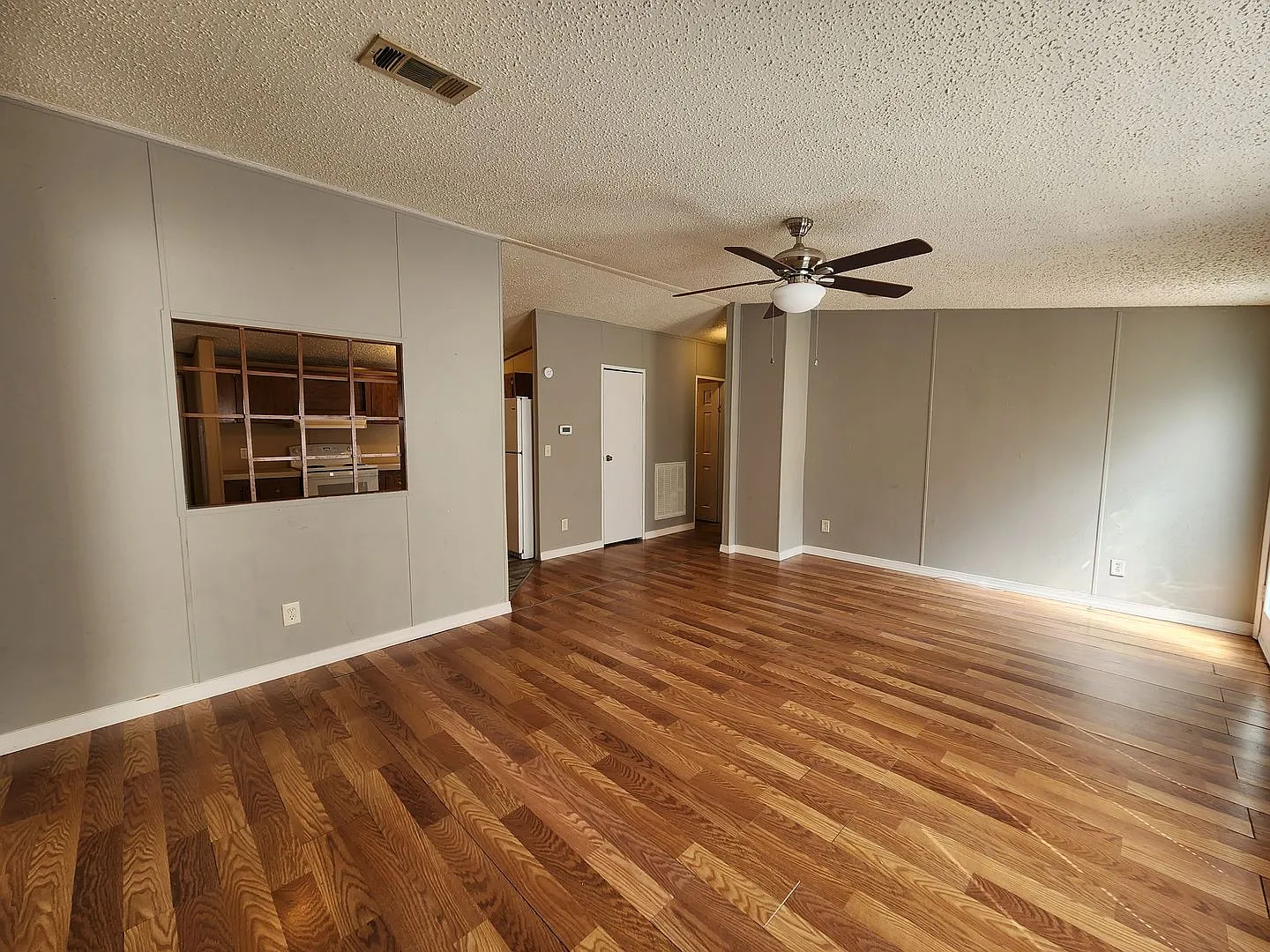 3 Bed, 2 Bath Home on 1/3 Acre No Gas or Water Bills! — Photo 2