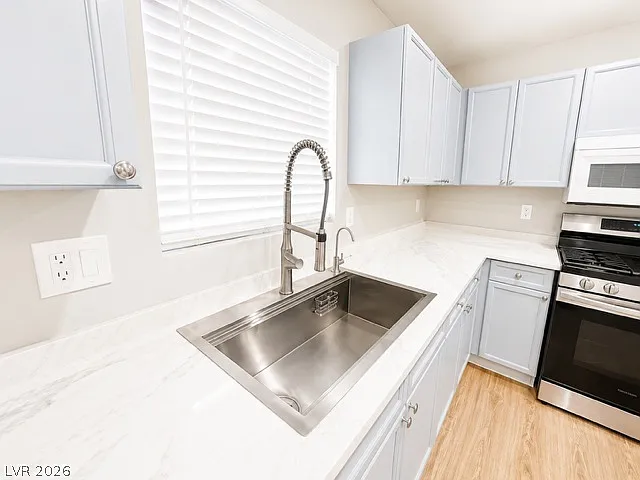 573 Aspen Leaf St — Photo 8