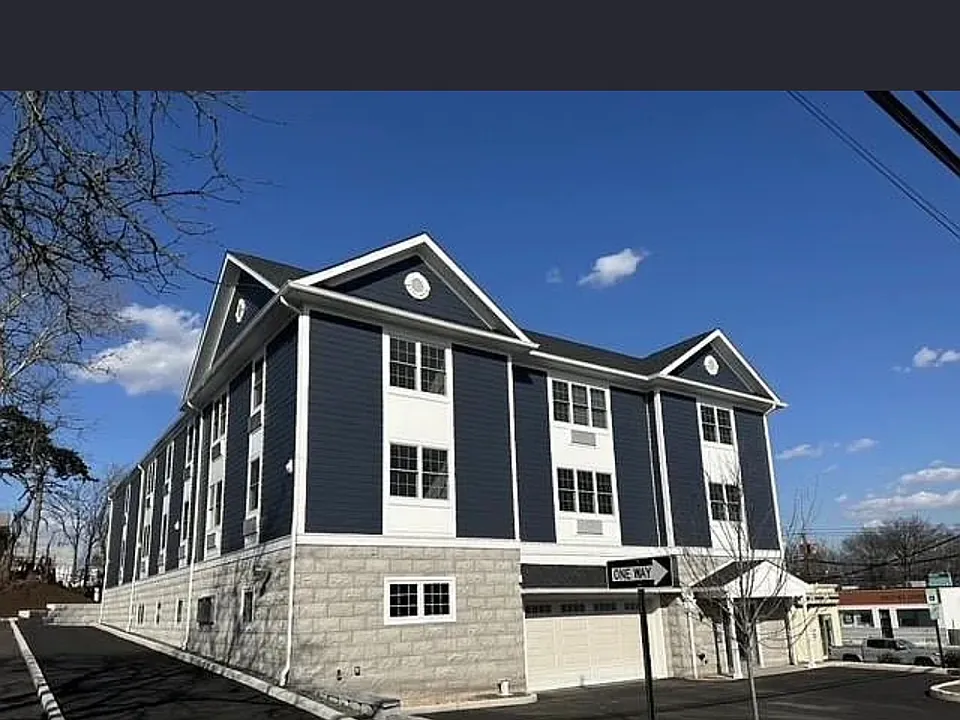 285 Parker Ave #2D