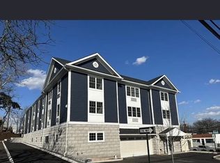 285 Parker Ave #2D, Maplewood, NJ 07040