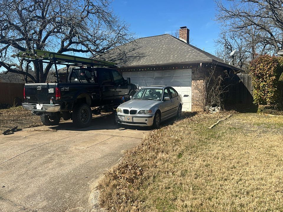 2nd image of 2316 Sahara Dr