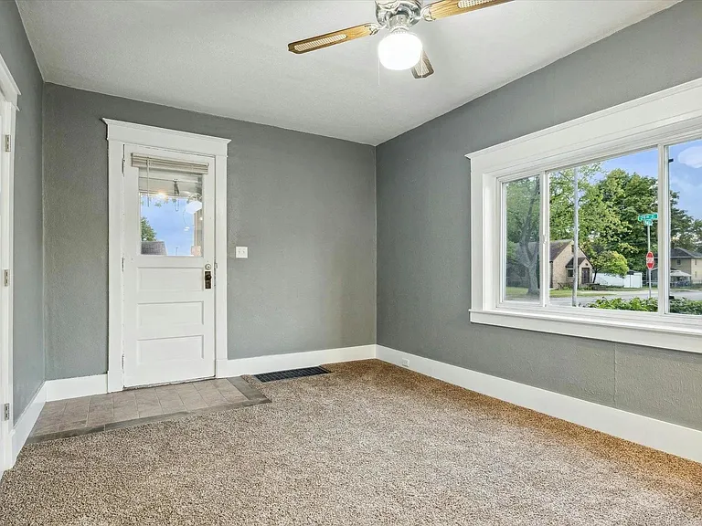 2901 Wall St — Photo 14