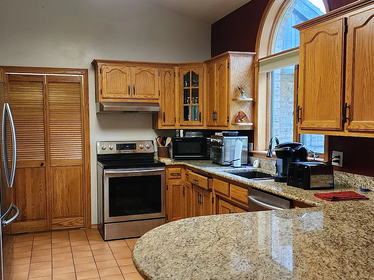 2530 W American Dr — Photo 9