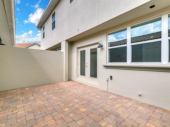 4th image of 3142 Camino Real Dr N