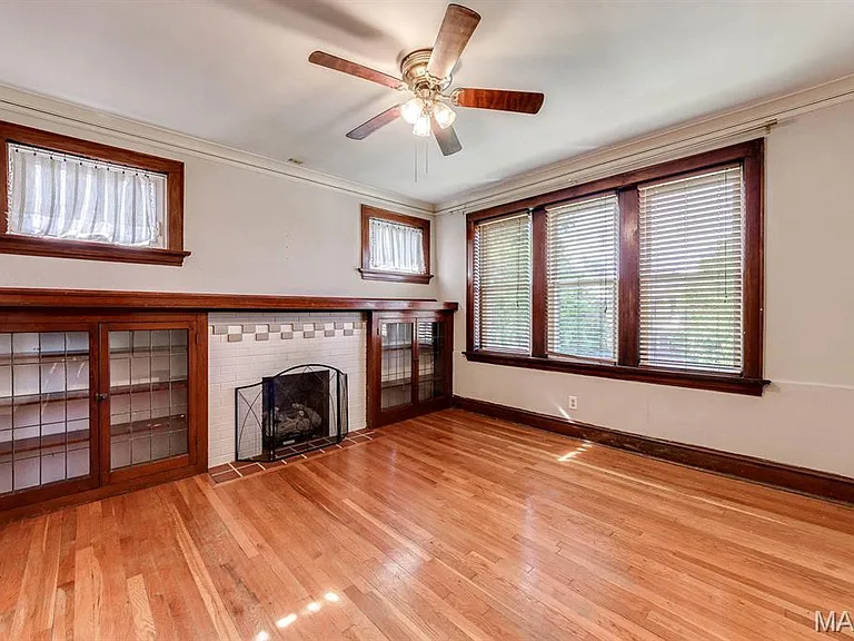 5058 Winona Ave — Photo 5