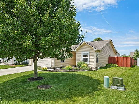 4th image of 620 Bobtail Dr