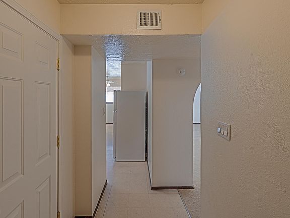 4th image of 5412 Mariposa Dr NW