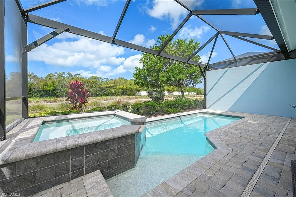 2 bed, 2.0 bath, 1563 sqft, $11,000 — Photo 2