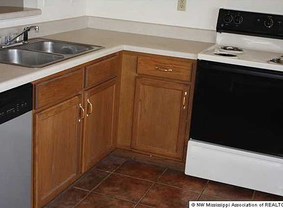 4th image of 2929 Churchwell Dr