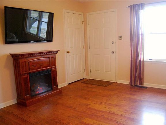 5th image of 605 Tocher Dr