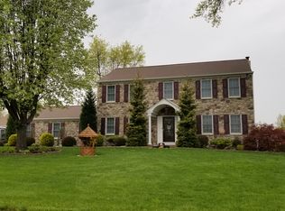 5749 Belmont Manor Dr, Pipersville, PA 18947