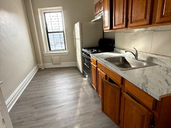 160 Ellis Ave APT 4