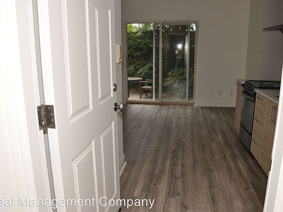 5th image of 383 Elizabeth St