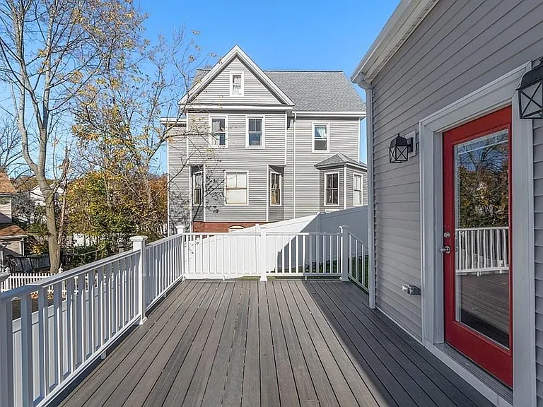 520 Main St — Photo 11
