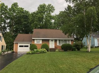 128 W Dauenhauer St, East Syracuse, NY 13057