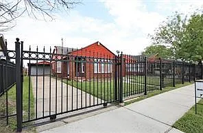 2527 Oakcliff St Photo 1