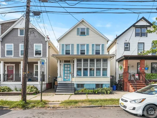 24 Harvey St, New Brunswick, NJ 08901