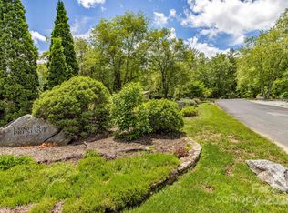 76 Drovers Ln, Fairview, NC 28730