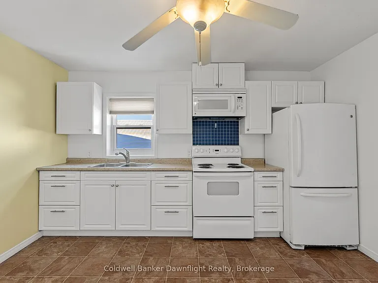 3-437 Main St S #3 — Photo 4