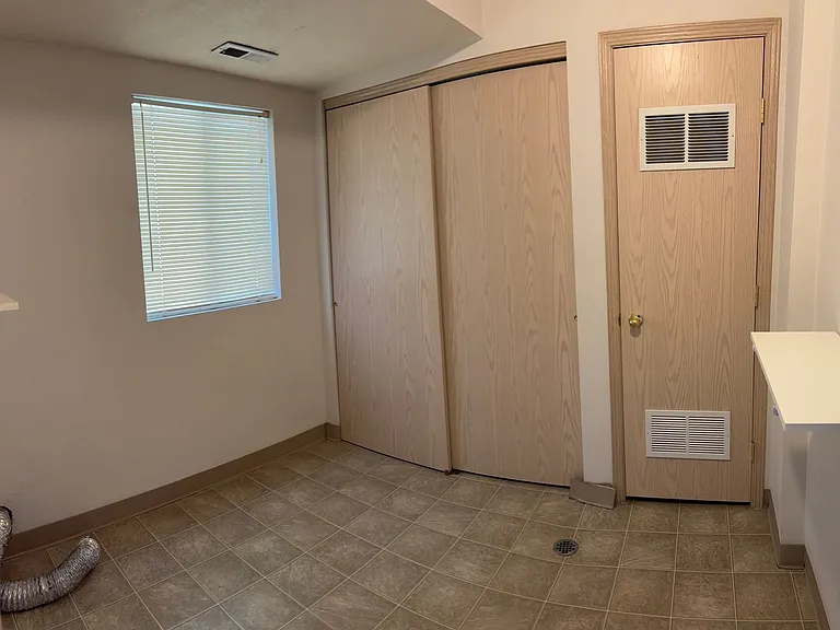 11719-21 E Nora Ave — Photo 11