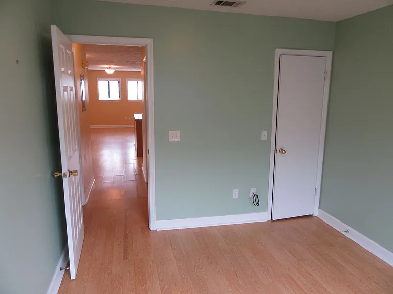 820 Premier Dr — Photo 18