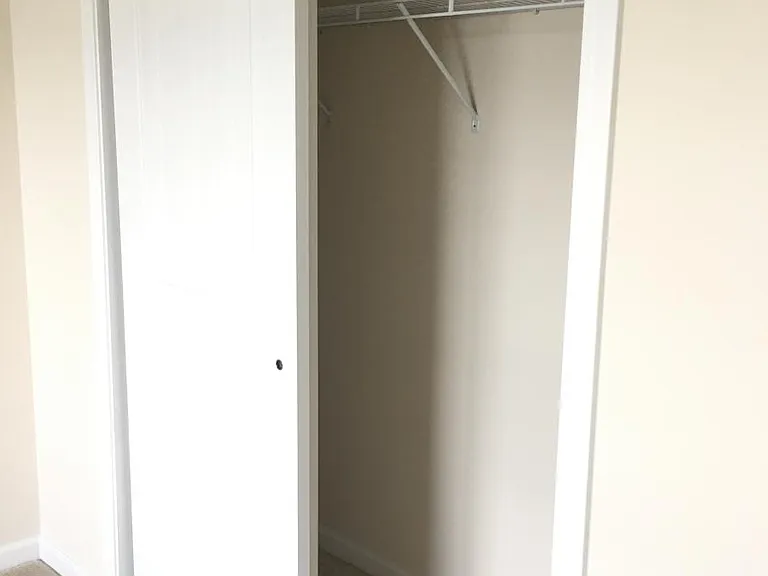 8044 Remington Heights Dr — Photo 11
