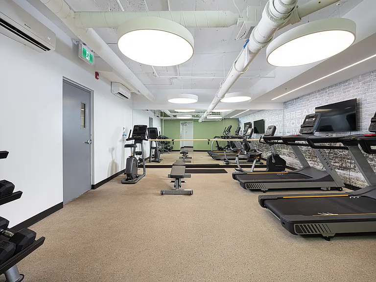 66 Spadina Rd — Photo 22