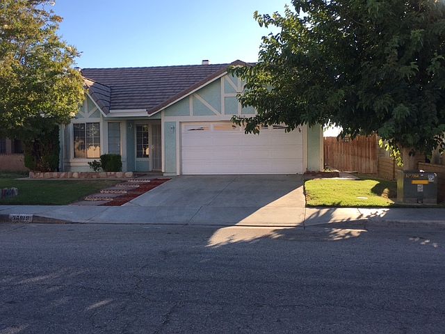 1st image of 36919 Hillcrest Dr