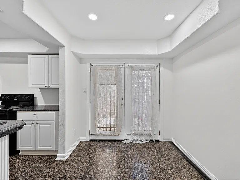 6111 Beverly Hill St #46 — Photo 14
