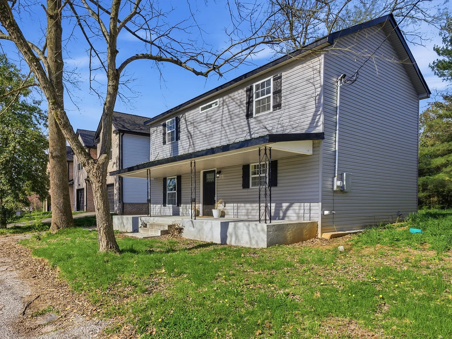3 bed, 1650 sqft, $1,950 — Photo 1