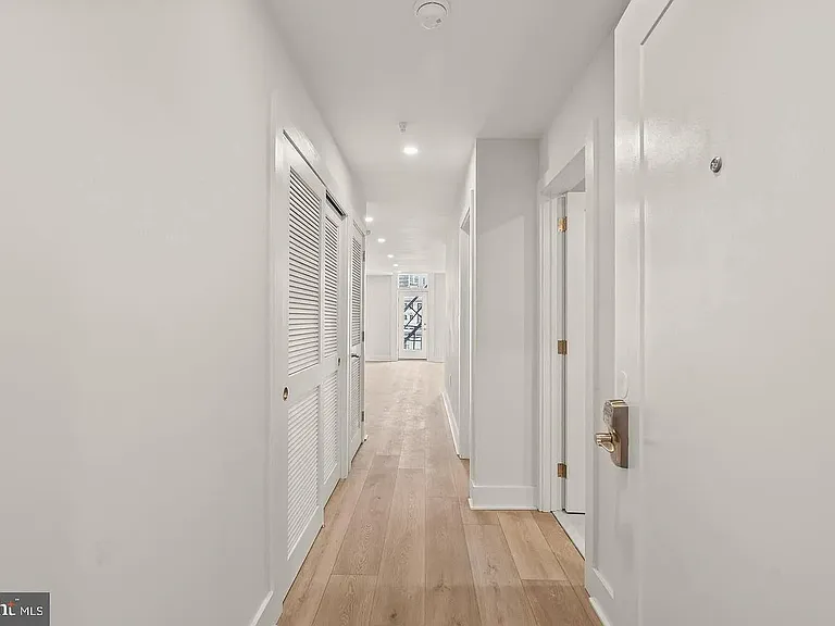 253 N 3rd St #33 — Photo 6