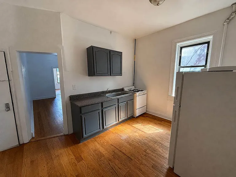 550 Kosciuszko St #1L — Photo 4