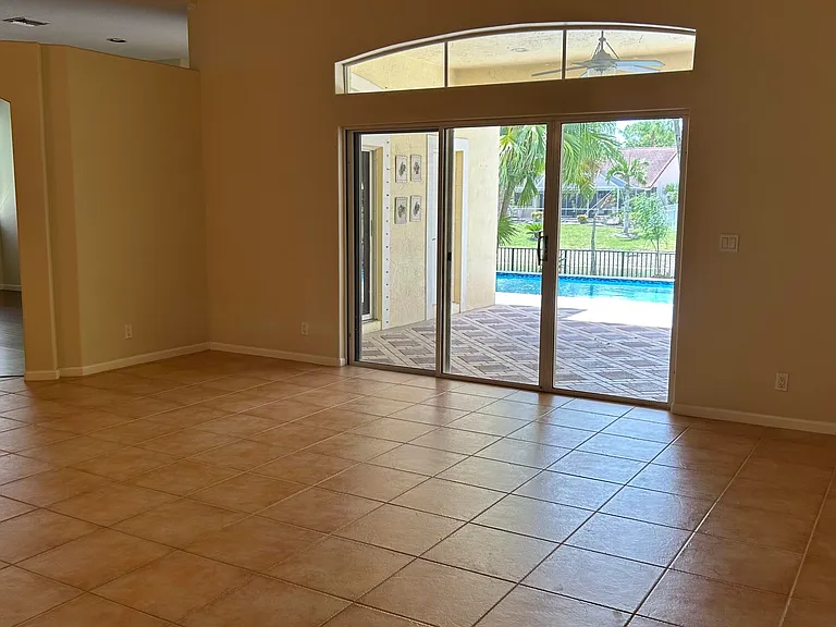 8192 NW 42nd St — Photo 3