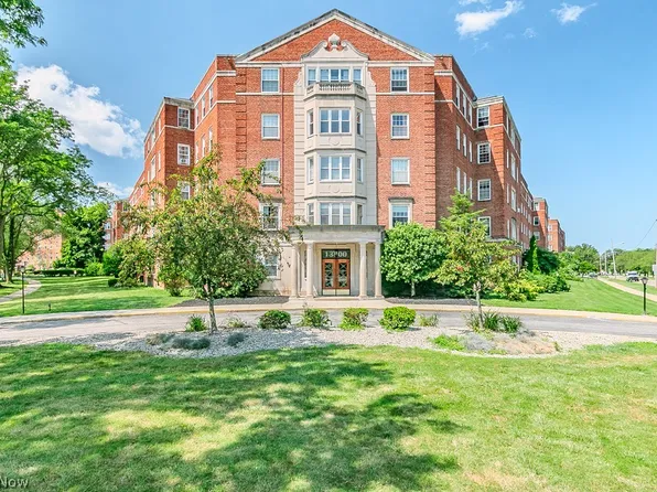 13800 Fairhill Rd APT 419, Shaker Heights, OH 44120