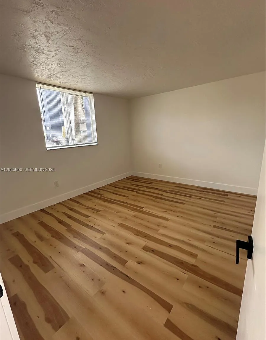 Samari Lake East Condo — Photo 4