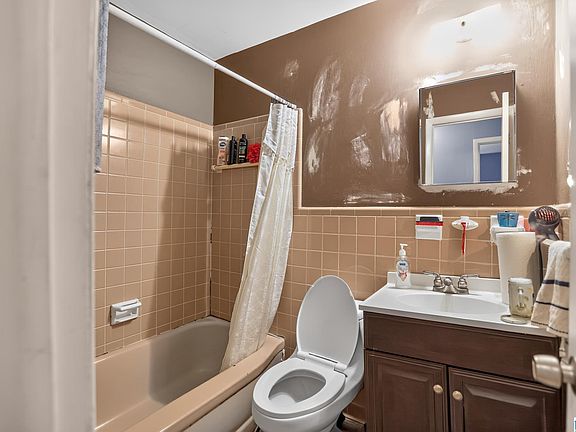 5th image of 1502 Ashwood Dr