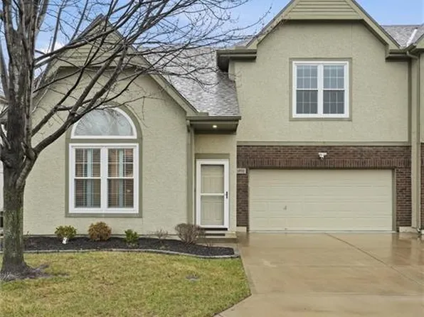 15722 W 61st Ter, Shawnee, KS 66217