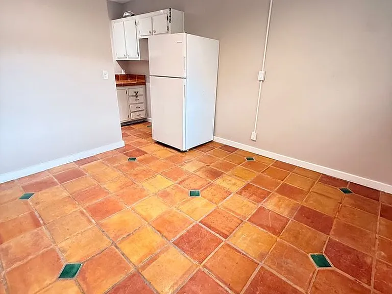 1151-1159 NE 18th St #1-5 — Photo 6