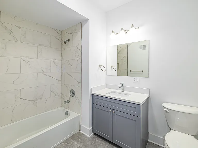 446-450 Irvine Turner Blvd #4C — Photo 3