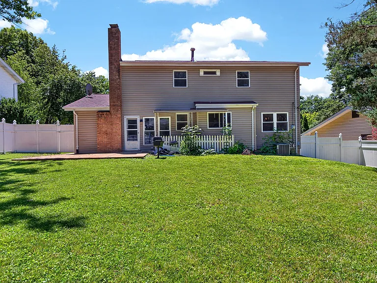 1141 Villaview Dr — Photo 37