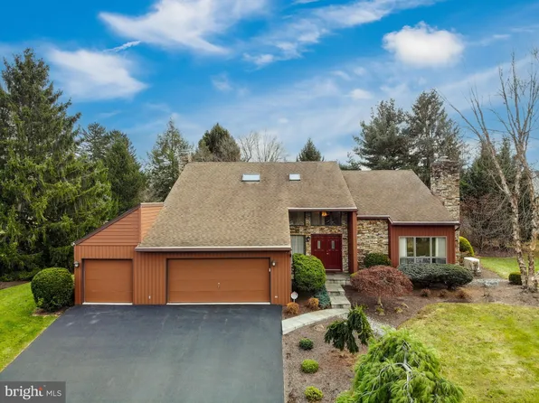 13 Scotland Dr, Reading, PA 19606