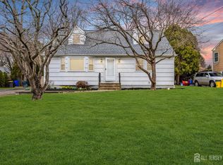 108 Susan Dr, Ewing, NJ 08638