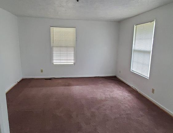 5th image of 3531 N Parker Ave