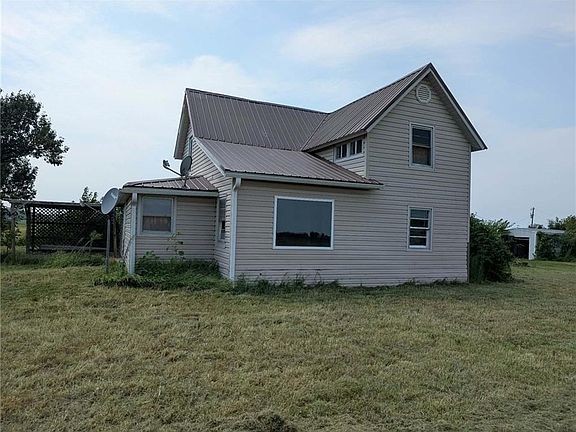 2nd image of 17841 SE Wabaunsee Rd