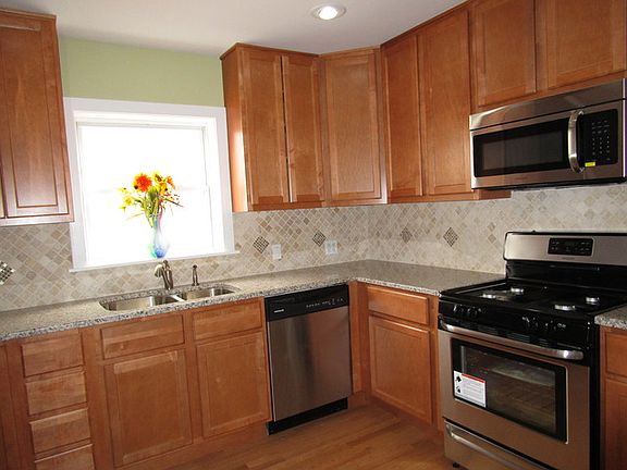 4th image of 3131 N Nordica Ave