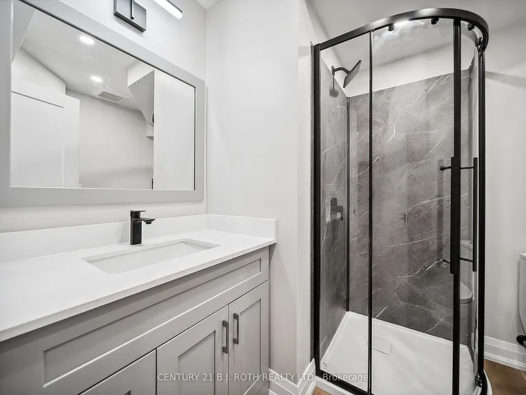 14 Christine Pl #LOWER — Photo 3