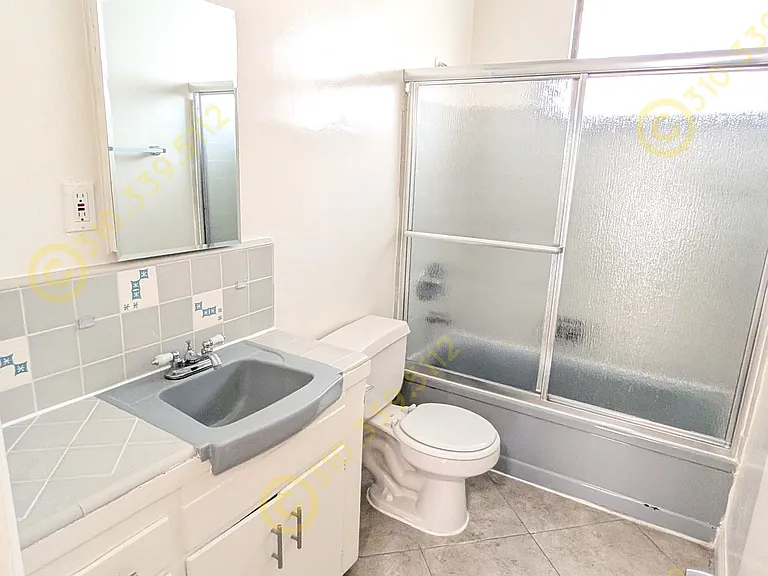 3743 Clarington Ave #9 — Photo 16