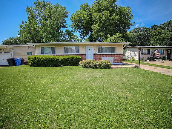 2nd image of 890 Bellarmine Ln